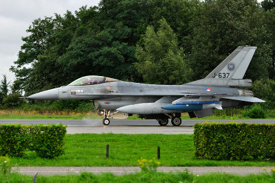 F-16 met oefenbom