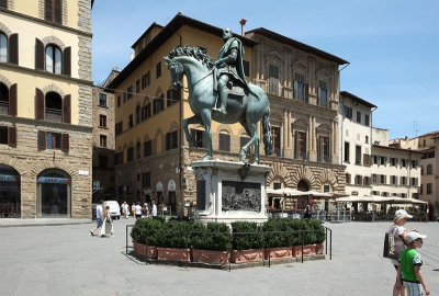Bronze equestrian statue of Cosimo I, Piazza della Signoria