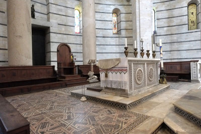 Tha Altar