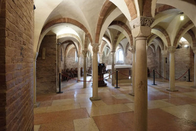 The crypt with 64 columns