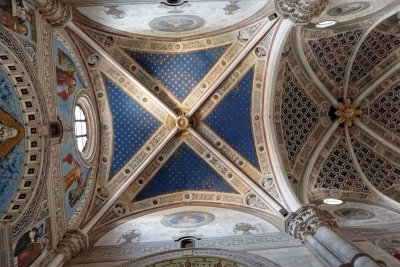Central vault