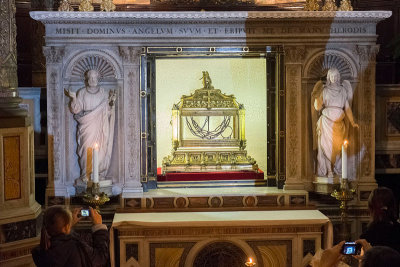 Reliquary containing the chains of St Peter