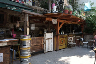 Szimpla kert interior