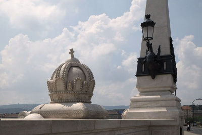Sculpture on the bridge