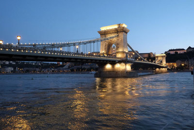 The Széchenyi Chain Bridge at dusk