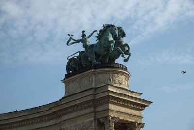 Inner edge of left colonade detail