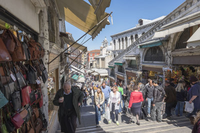 Down to the markets from the Rialto