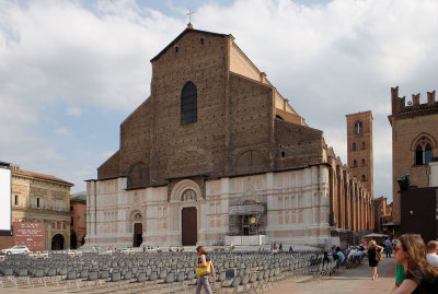 The unfinished facade of the San Petronio Basilica.