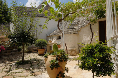 Trullo back garden