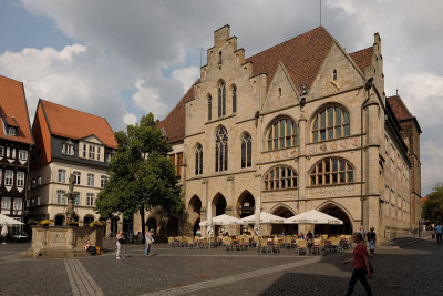 Town Hall and market fountain