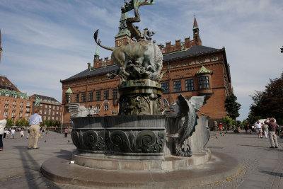 Dragon fountain in Town Hall square