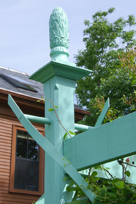 Helical arbor post