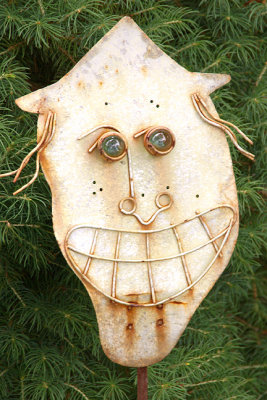Decorative wire face