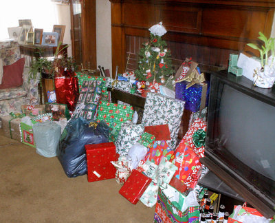 Present waiting at 405 South (2003).