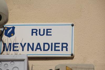 LE VIEUX CANNES ,ET SA RUE TANT CONNUE,  MAIS .........