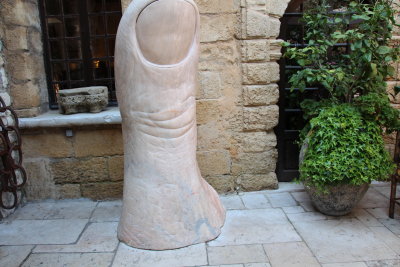 LE  POUCE  DE  CESAR  A LA COLOMBE D'OR