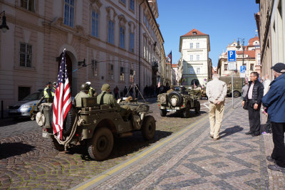 American troops return to Prague