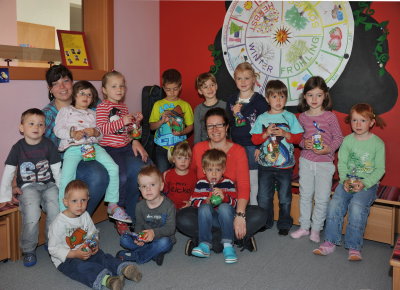 Fun-Freizeitverein spielt Osterhase in den Kindergärten von Lanzenkirchen, April 2014