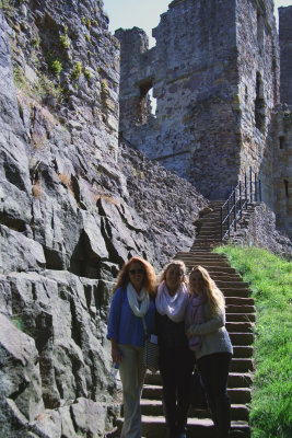 Josan, Kiersten and Caitlin at Dirleton Castle-1
