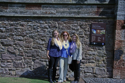 Josan, Kiersten and Caitlin at Dirleton Castle-2