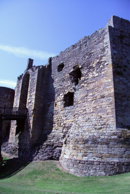 Dirleton Castle-1.jpg