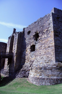 Dirleton Castle-3.jpg