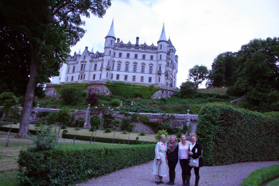 Barb Kiersten Caitlin and Josan at Dornoch Castle.jpg
