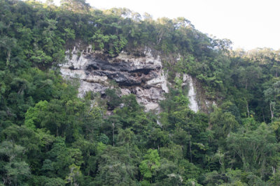 Cueva  ' La Vaca' en una de sus laderas