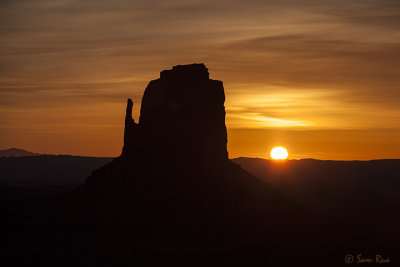 Monument Valley Sunrise