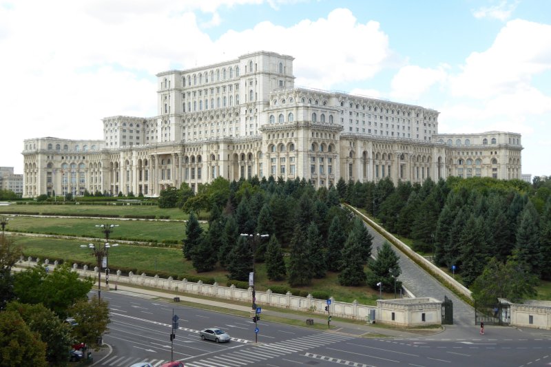 Le Palais du Parlement dun gigantisme proportionnel au rve de son auteur le despote Nicolae Ceausescu