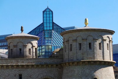 Le Fort Thngen et  l'arrire le muse d'art moderne sur le plateau du Kirchberg