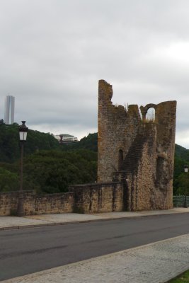 La Dent Creuse dernier vestige d'un ancien chteau-fort du Moyen-Age