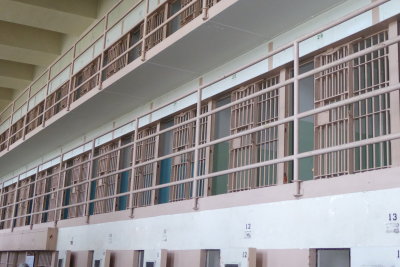Aucune cellule ne donne sur les murs extérieurs