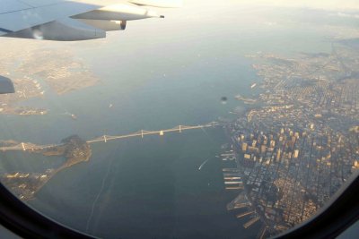 An overall view of the bay of San Francisco before flying in the clouds...