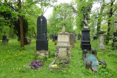 The Alter Sdlicher Friedhof is the older cimetery of the city.