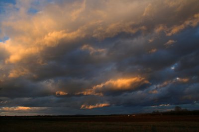 Les nuages se parent d'or tout autour - The last sun rays in the clouds all around offers a breathtaking view