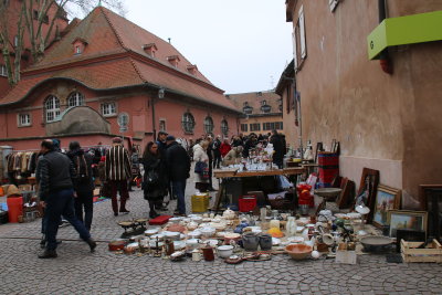 Vide-grenier sur le pont Saint Martin