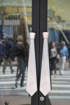 Une porte cravate