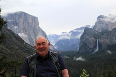 Christian in front of Tunnel View... with clouds, this time!!!