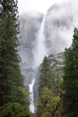 The Yosemite Fall is the tallest water Fall in the US and the 5th tallest of the world. Its peak volume is 2400gal /s.