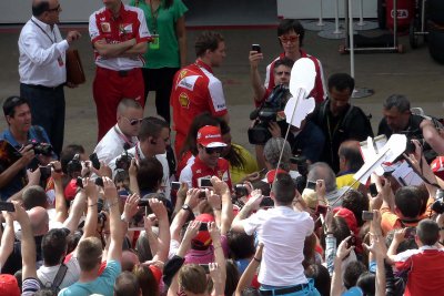 Pit lane Walk