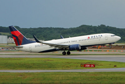 Delta Air Lines 737 N3745B