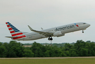 American Airlines 737 N989AN