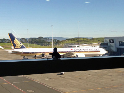 Auckland Airport - Singapore Airlines 777