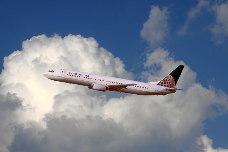 ChicagoIL Continental B-737 Departure 1.tif