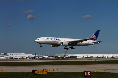 ChicagoIL UAL 777  Lands N792UA 10-11-14 230 PM 1.JPG