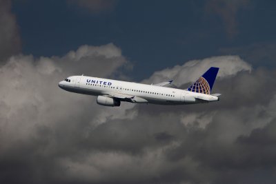 ChicagoIL UAL A-320 N430 Departure 8-24-11.jpg