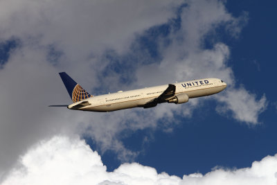 NewarkNJ  UAL 767 N76062  Dept 6-14-15 541 PM JPEG.jpg