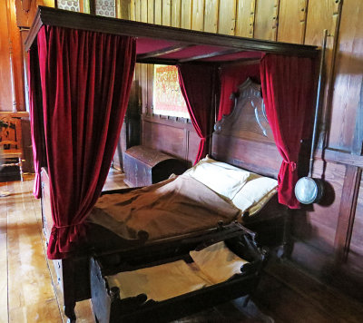 beds for mother & infant