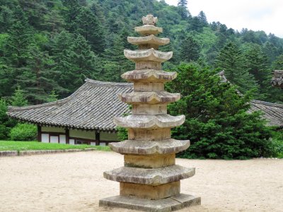 Temple in Mt. Kumgang area 